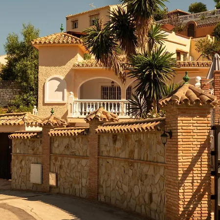 Delightful 5 Bed In Fuengirola Costa Del Sol Villa *