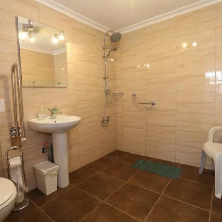 Delightful 5 Bed In Fuengirola Costa Del Sol Villa *