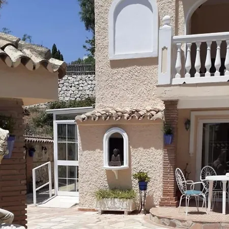 Delightful 5 Bed In Fuengirola Costa Del Sol *