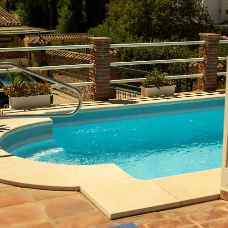 Delightful 5 Bed In Fuengirola Costa Del Sol Villa *