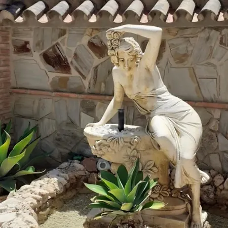 Delightful 5 Bed In Fuengirola Costa Del Sol Villa *